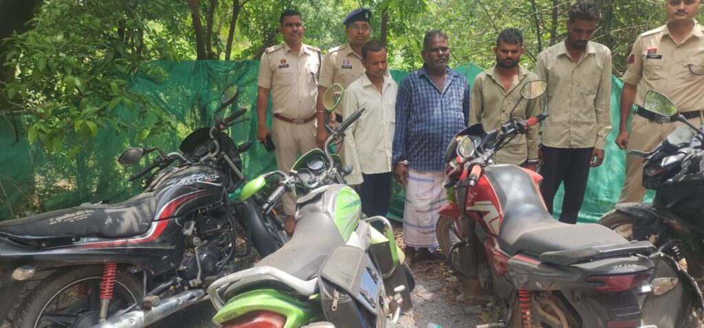 बिलाईगढ़ : पशु तस्करी करने वाले 4 आरोपी गिरफ्तार…झारखण्ड के बूचड़ खाने ले जाने वाले थे आरोपी…