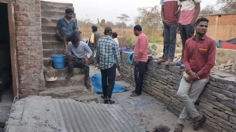 बिलाईगढ़ ब्रेकिंग : निर्माणाधीन मकान का छज्जा गिरने…मलबे में दबने से माँ-बेटे की मौत…